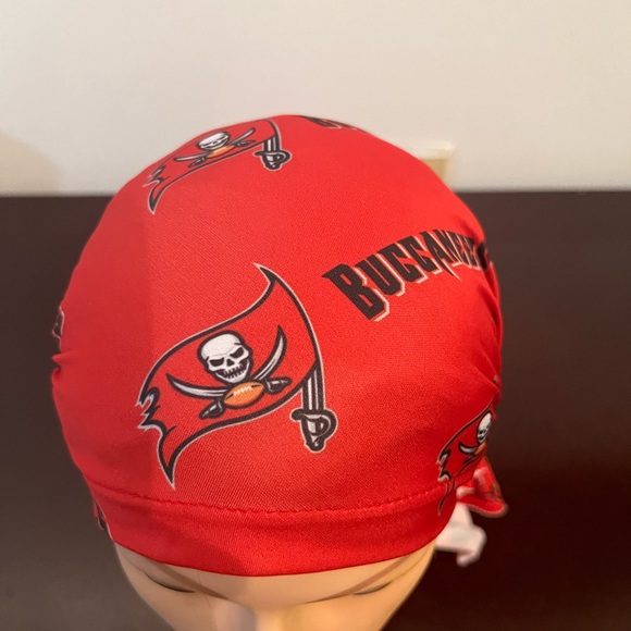 New Bandana Style. Tampa Bay Buccaneers - Picture 3 of 5